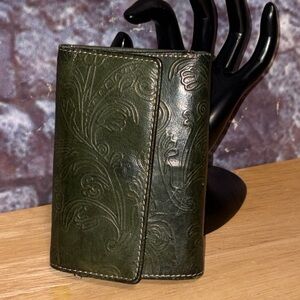 Trifold Green Embossed Paisley Leather 5"x3" Coin Pocket Wallet Snap Closure